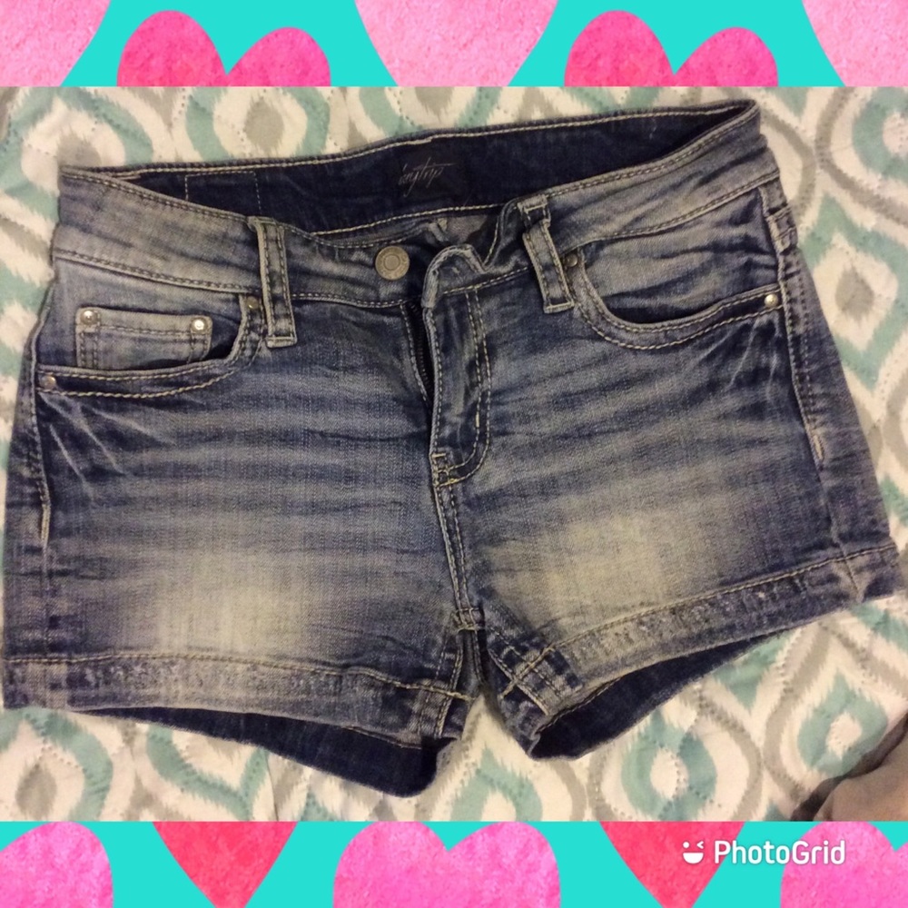 DayTrip- size 26 <Virgo shorts>